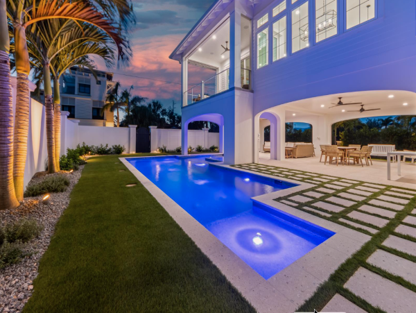 Luxury Beach Retreat on Anna Maria Island - Unforgettable Getaway